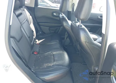 2018 Jeep Compass Latitude 4X4 z USA, uszkodzony, nr VIN 3C4NJDBB8JT416701